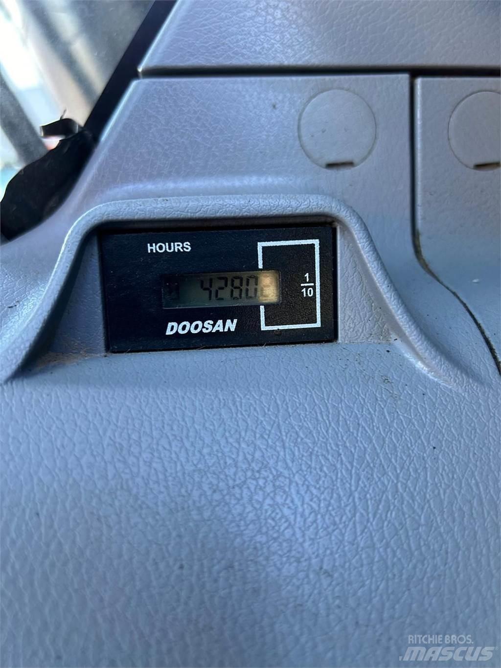 Doosan DX340LC-5 Pásové rýpadlá