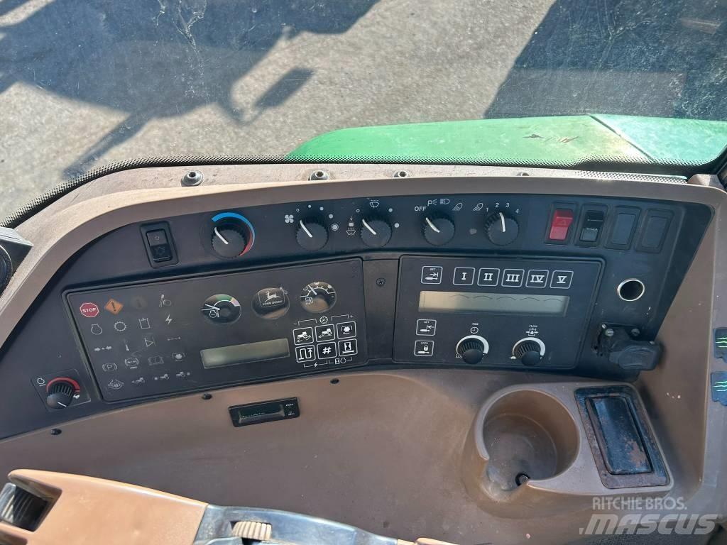 John Deere 8200 Traktory