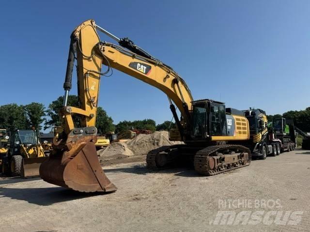 CAT 352 F Pásové rýpadlá
