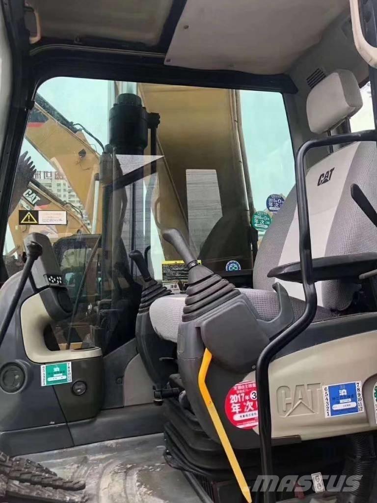 CAT 323 D Pásové rýpadlá