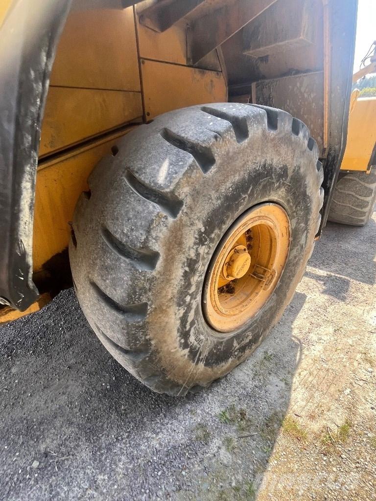 Volvo L180F Kolesové nakladače