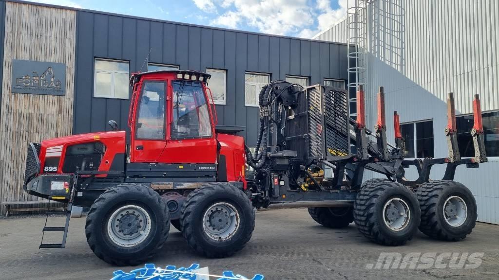 Komatsu 895 Lesné traktory