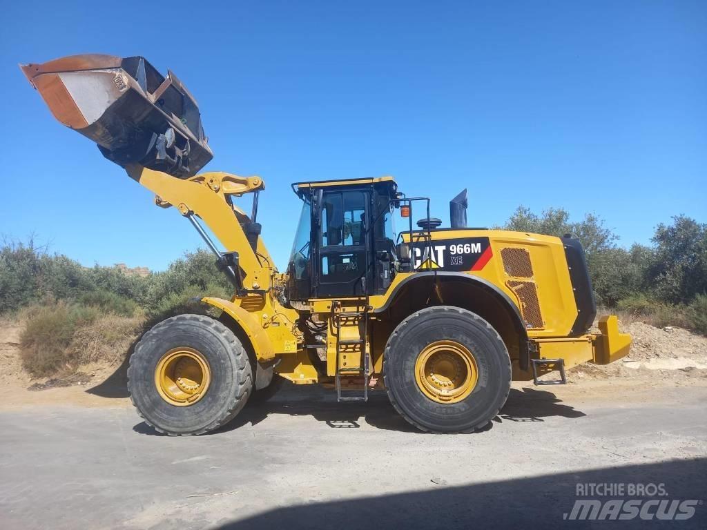 CAT 966 M Kolesové nakladače