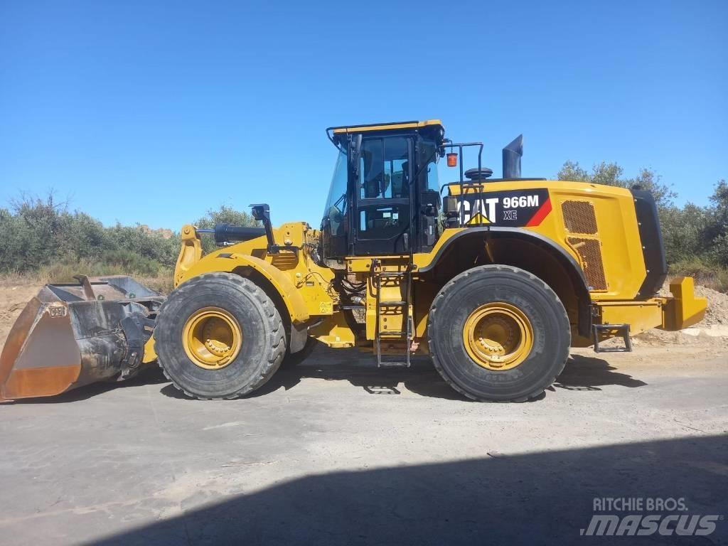 CAT 966 M Kolesové nakladače