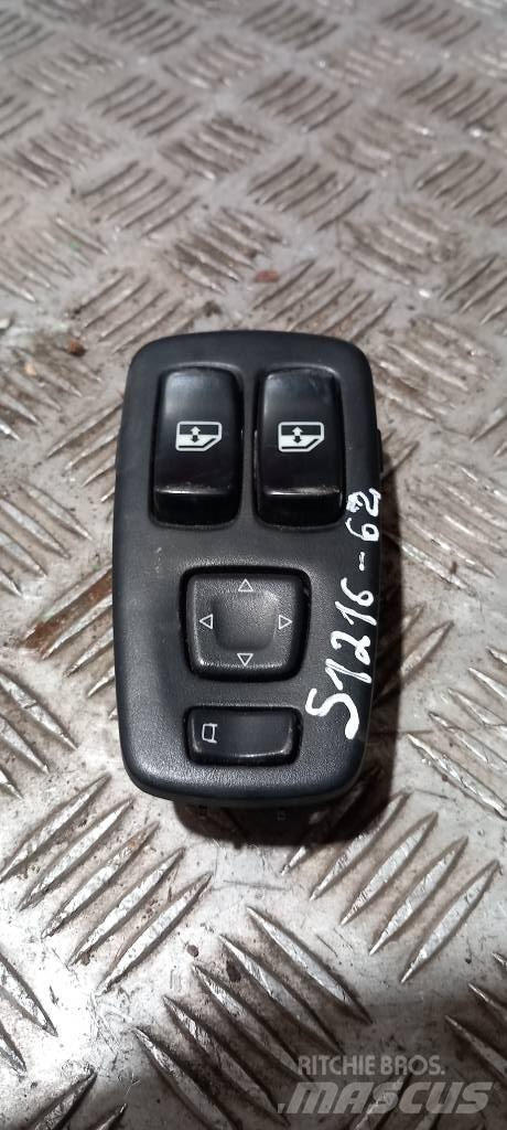 Scania R 440   1445793 Kabíny a interiér