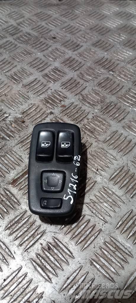 Scania R 440   1445793 Kabíny a interiér
