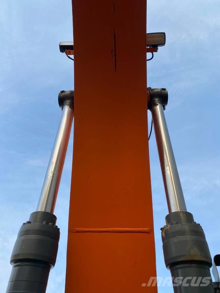 Doosan DX 300 LC-7 Pásové rýpadlá