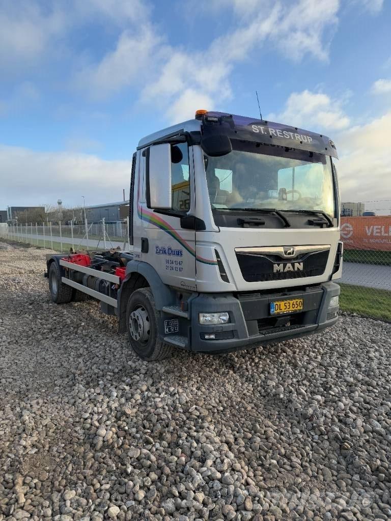 MAN TGM 15.290 Hákový nosič kontajnerov