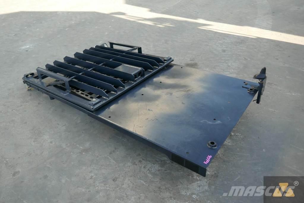 CAT 357-4102 Kabíny a interiér