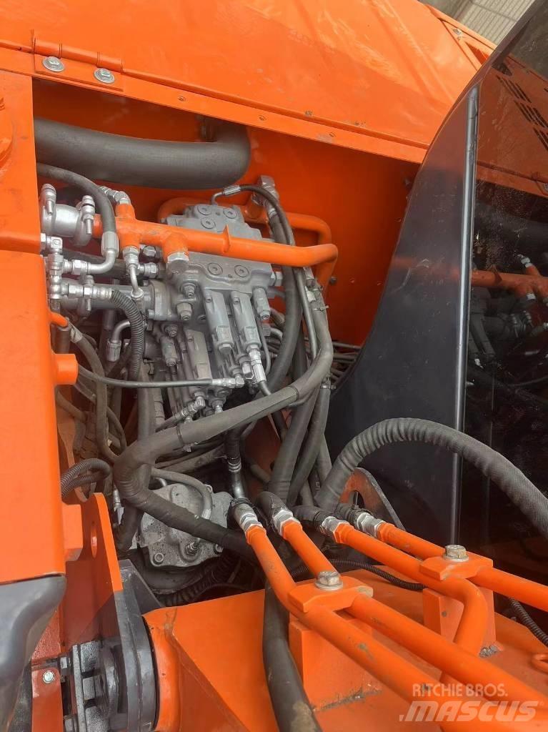 Hitachi ZX70 Pásové rýpadlá