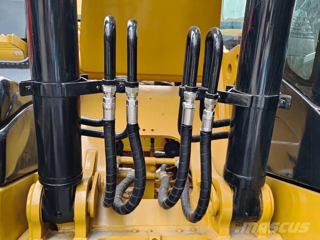 CAT 320 D Pásové rýpadlá