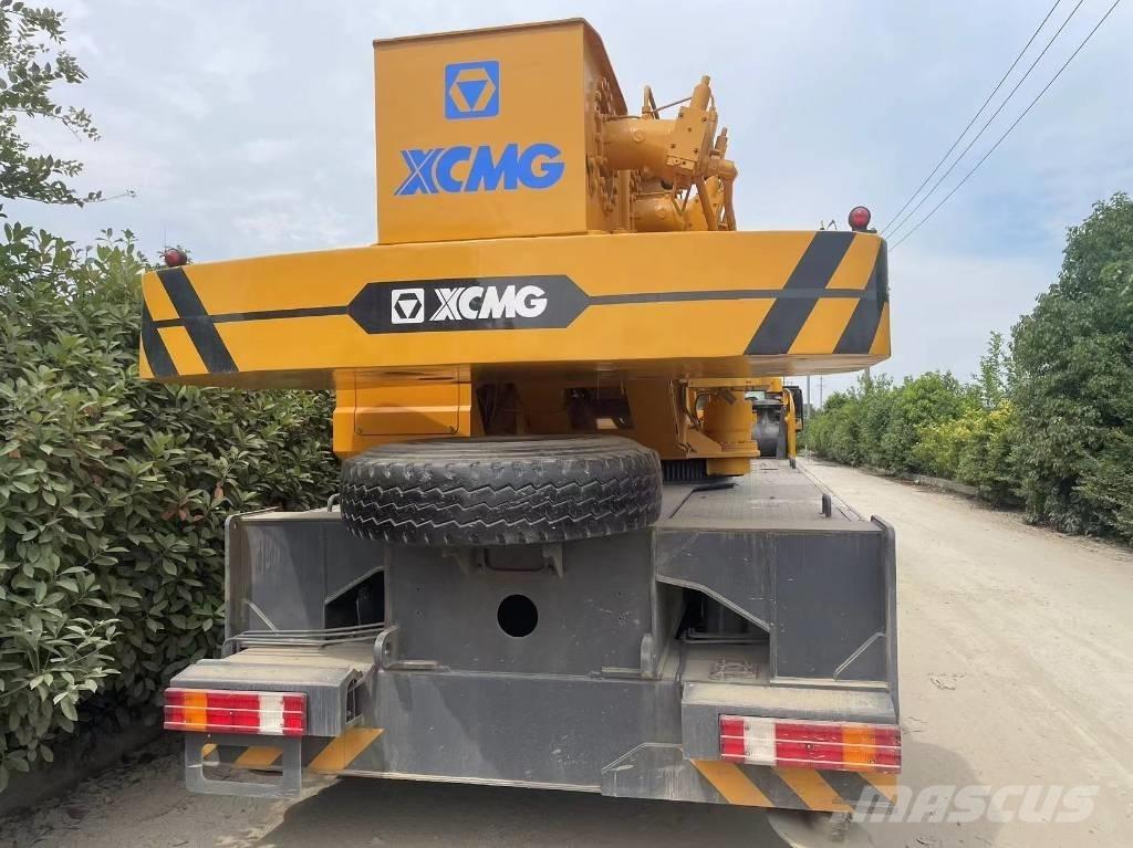XCMG QY25 Univerzálne terénne žeriavy