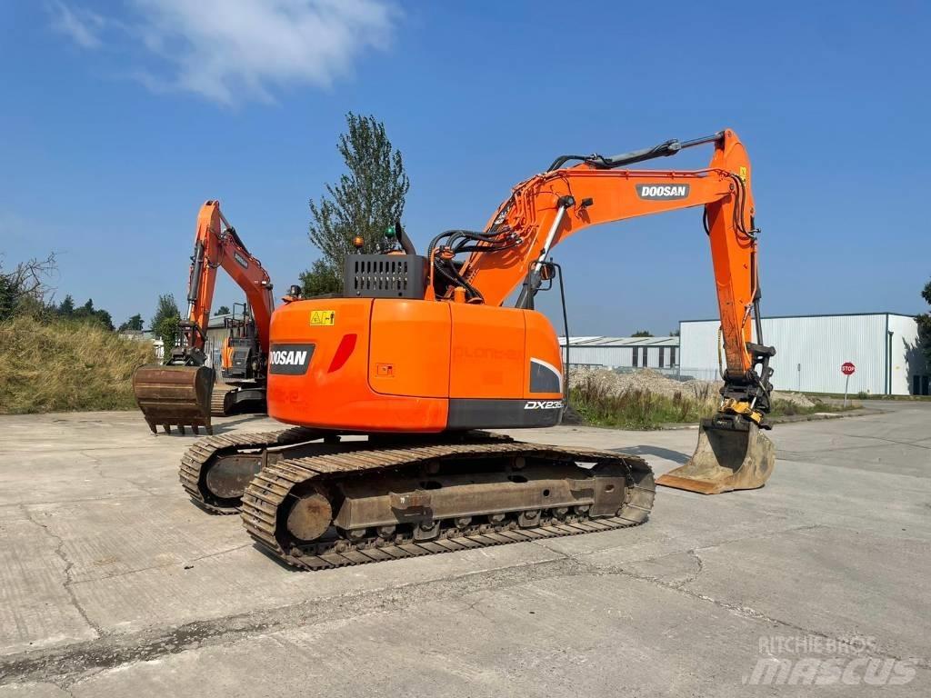 Doosan DX 235 LCR-5 Pásové rýpadlá