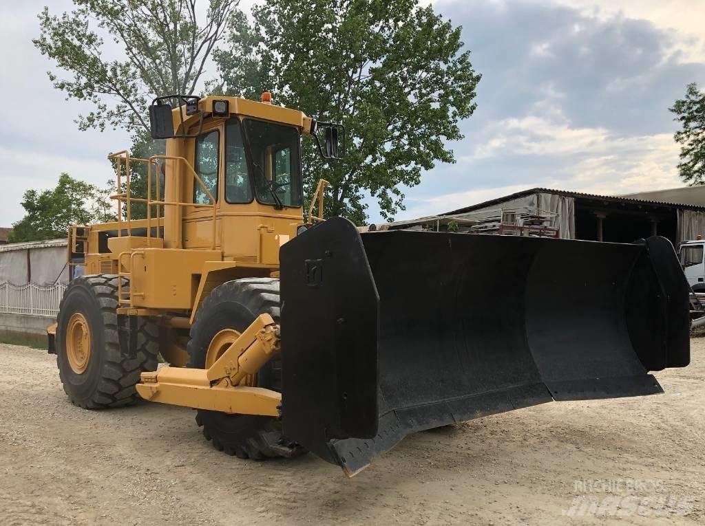 CAT 824 C Kolesové dozéry