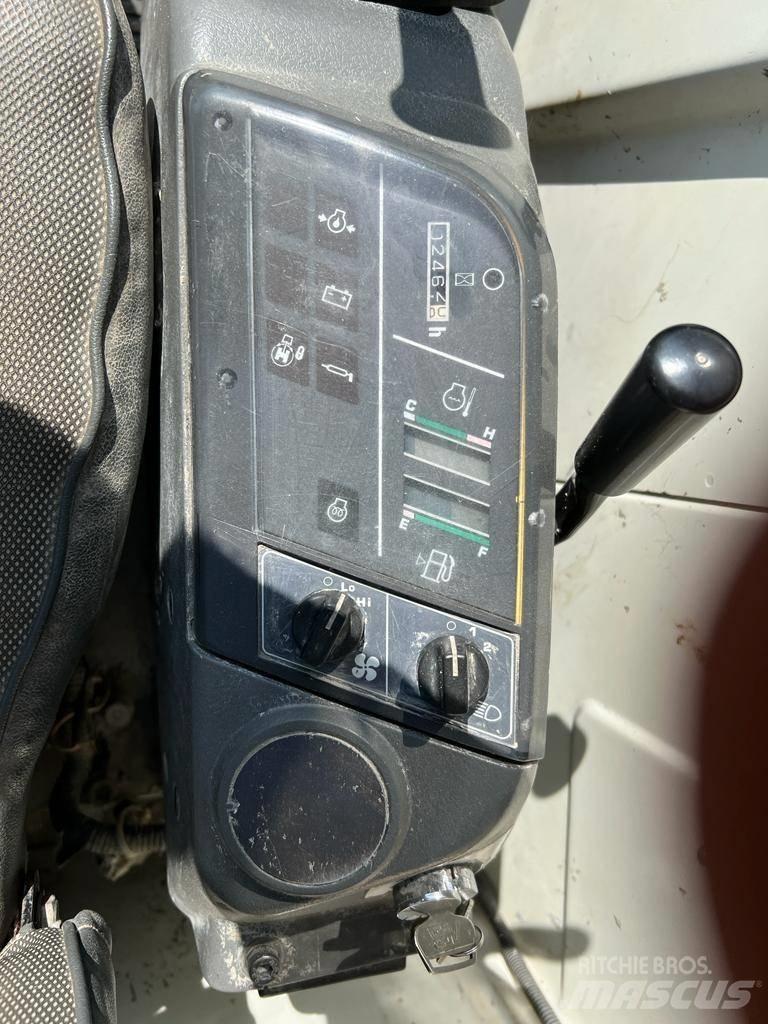 Komatsu CD50-1 Pásové sklápače