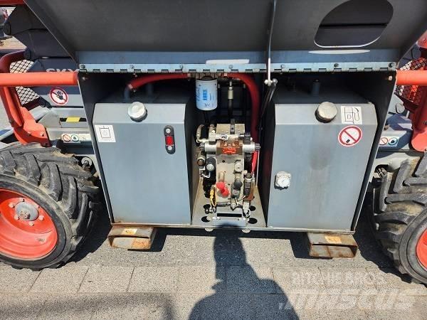 SkyJack SJ 6832 RT Nožnicové zdvíhacie plošiny