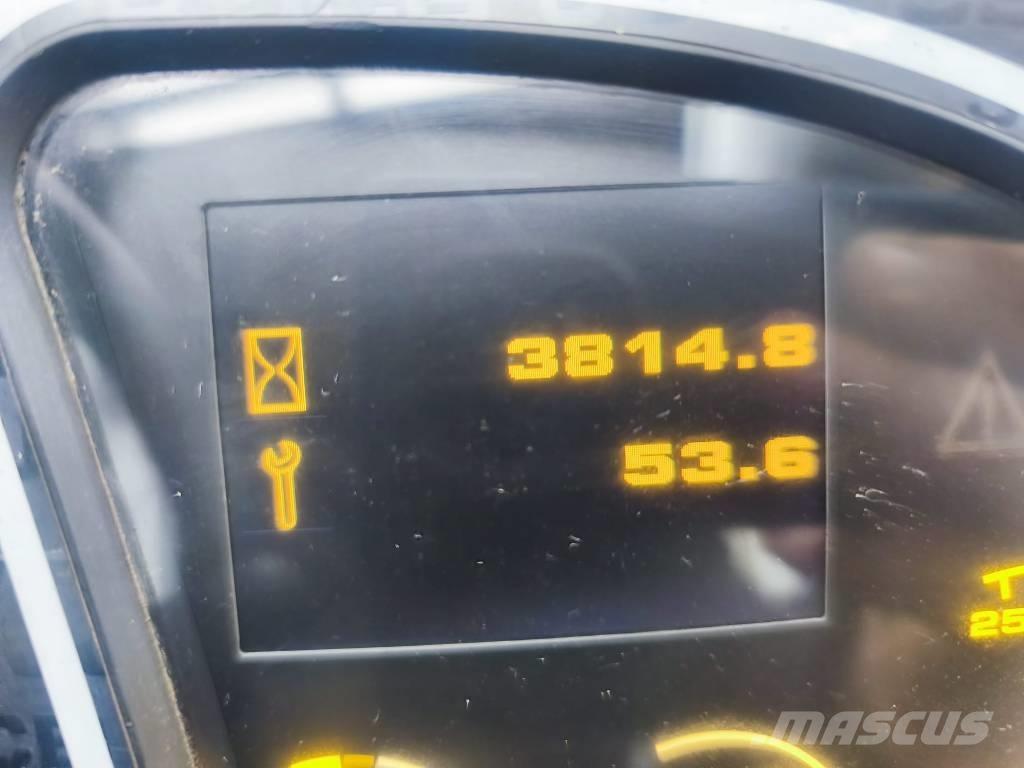 JCB 535-125 Teleskopické manipulátory