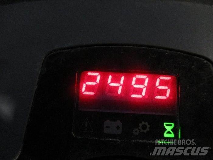 BT LPE 200 Nízkozdvižný vozík s plošinou