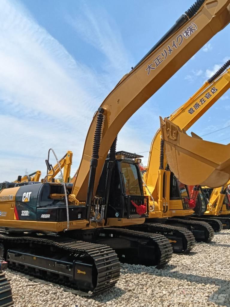 CAT 320D2 Midi rýpadlá 7 t - 12 t