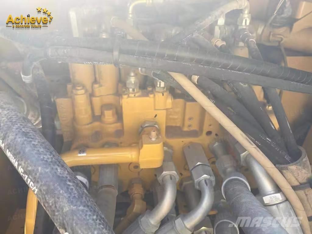 CAT 318D2L Pásové rýpadlá