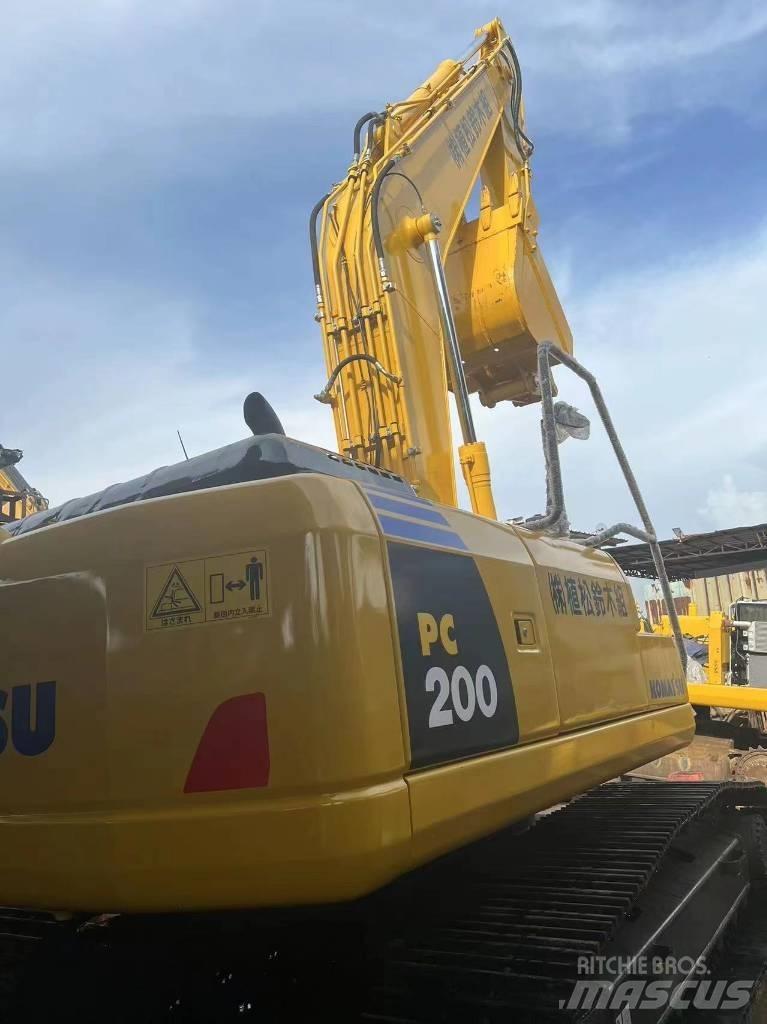 Komatsu PC 200-8N1 Pásové rýpadlá