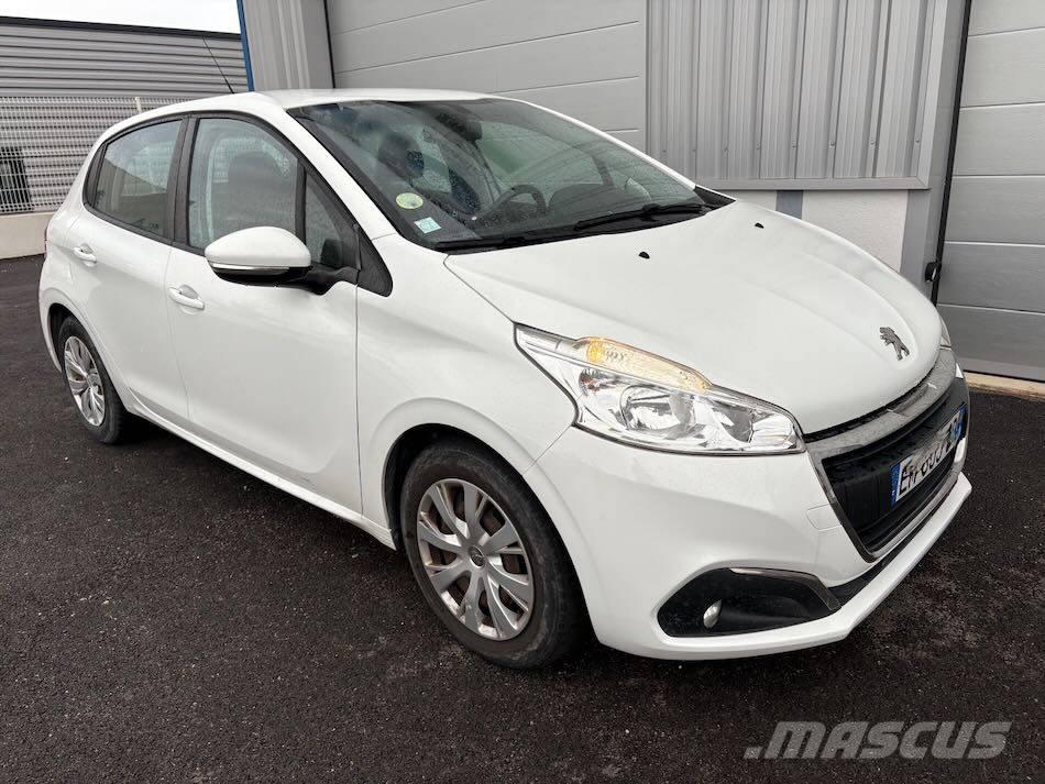 Peugeot 208 Automobily