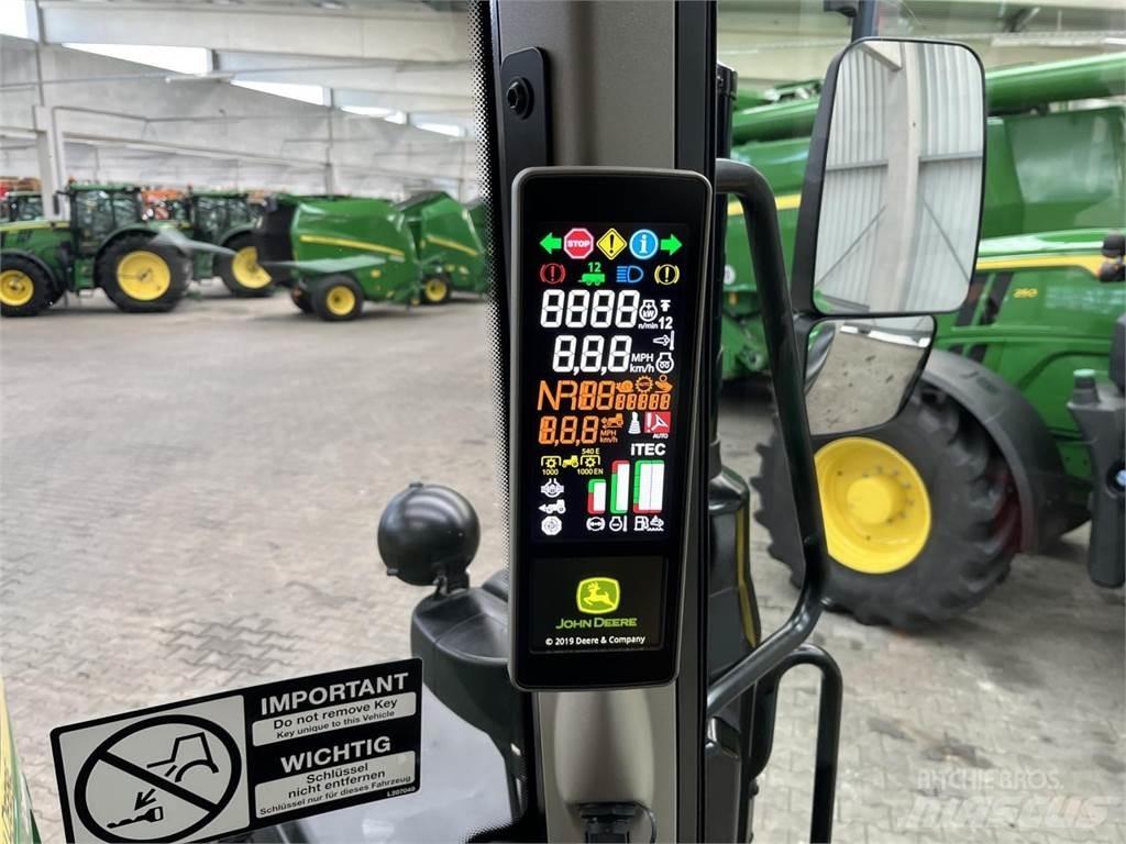 John Deere 6100M Traktory