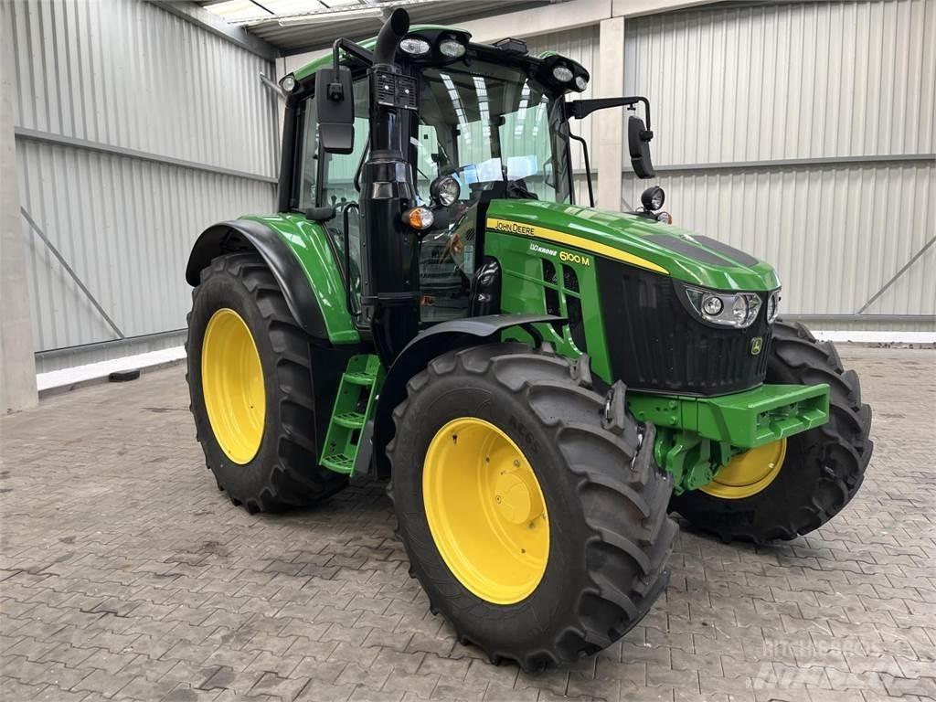John Deere 6100M Traktory