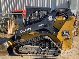John Deere 317G Šmykom riadené nakladače
