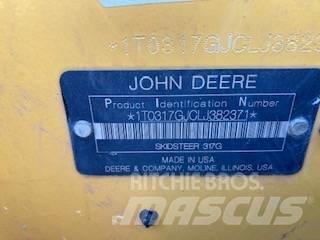 John Deere 317G Šmykom riadené nakladače