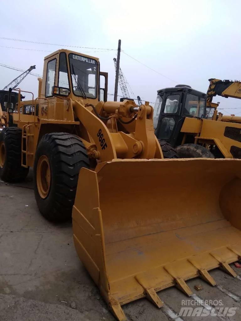 CAT 966F Kolesové nakladače