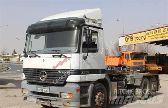 Mercedes-Benz 2531 Nosiče kontajnerov/Prepravníky kontajnerov