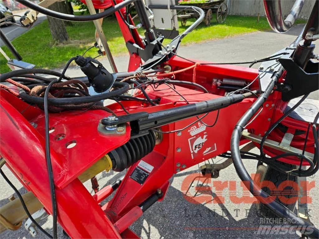 Fella TH 8608 DN Obracače a zhrabovače sena