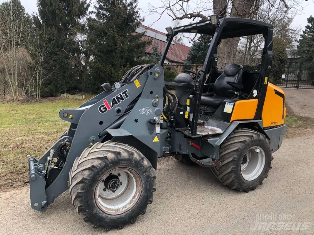 GiANT V 6004 T X-Tra Teleskopické nakladače pre poľnohospodárstvo