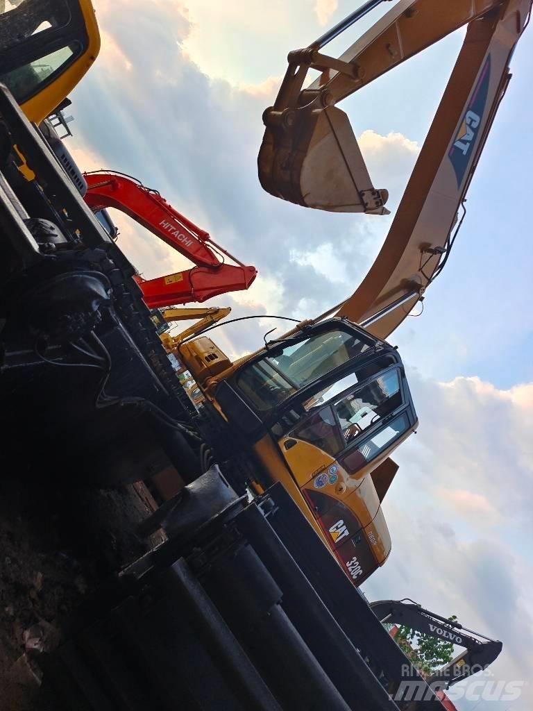 CAT 320 C Obojživelná rýpadlá