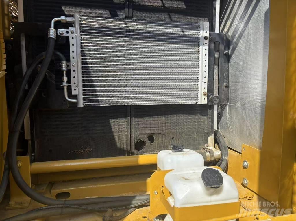 CAT 320 C L Pásové rýpadlá