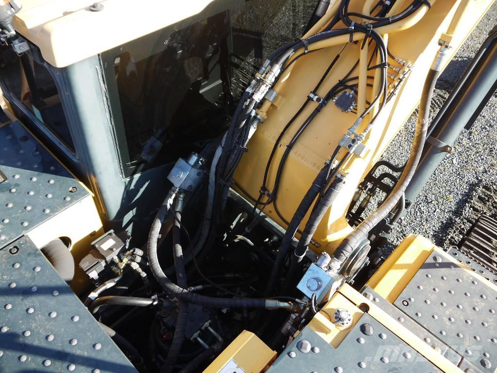 Hyundai HX 300 L Pásové rýpadlá