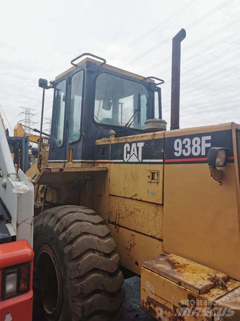 CAT 938F Kolesové nakladače