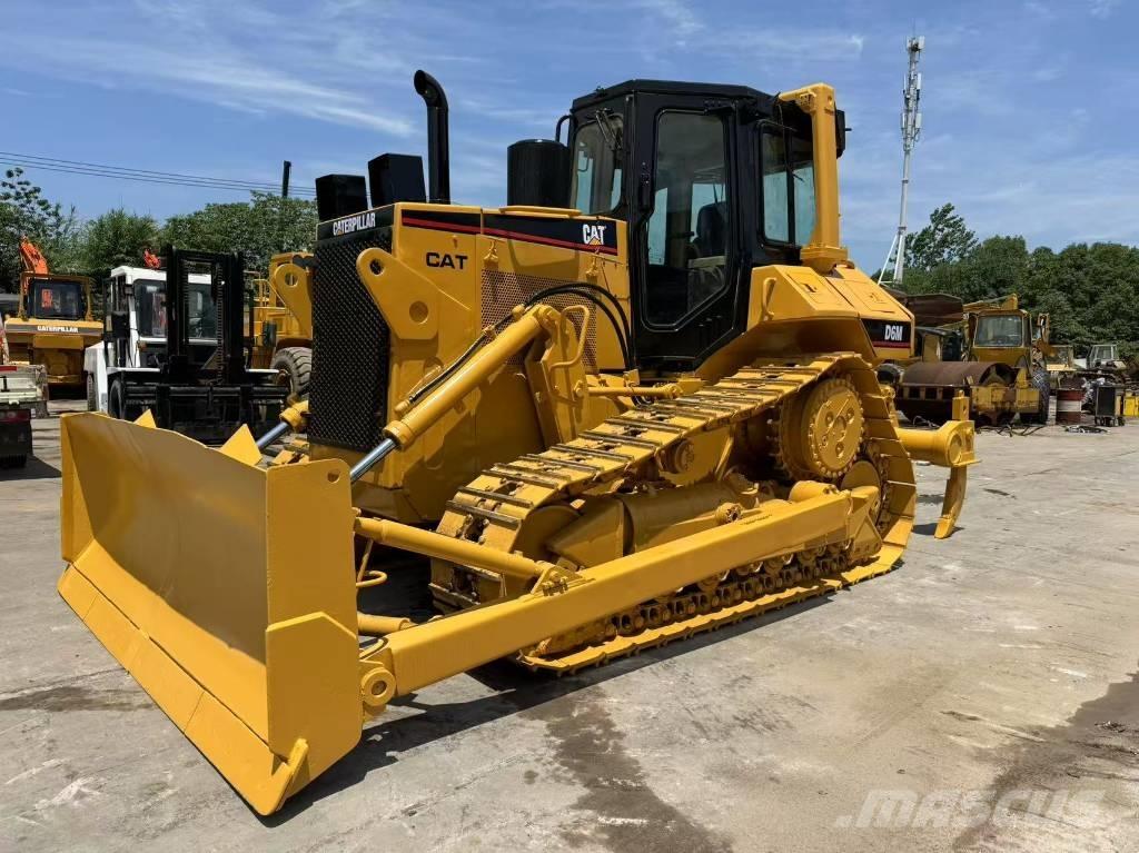 CAT D 6 M Pásové dozéry