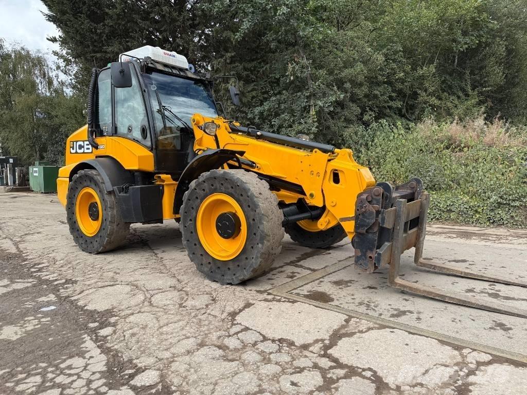 JCB TM 320 S Kolesové nakladače