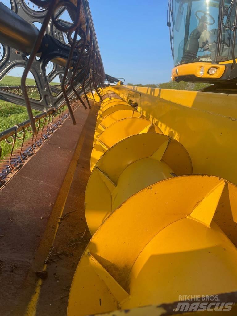 New Holland CX 8090 Kombinované zberacie stroje