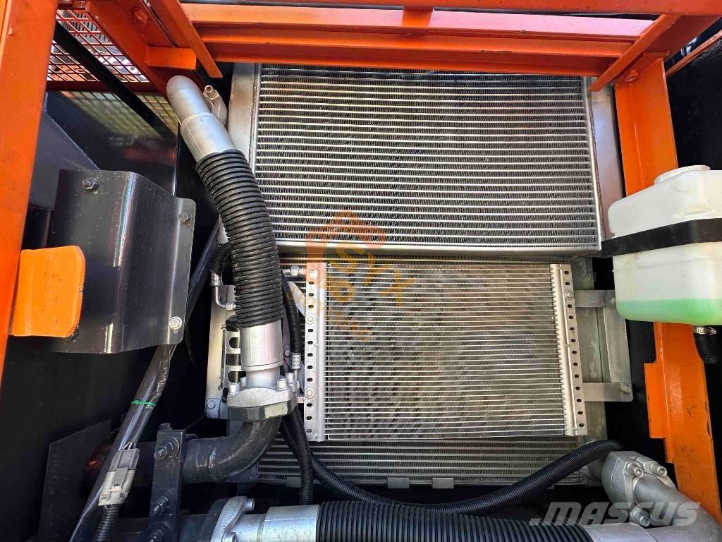 Doosan DX 225 LC Pásové rýpadlá