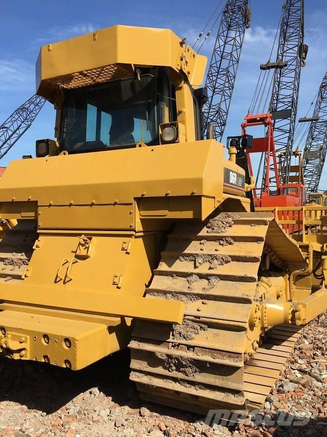 CAT D6R Pásové dozéry