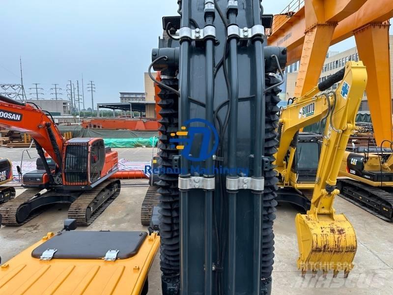 Hyundai R220LC-9S Pásové rýpadlá