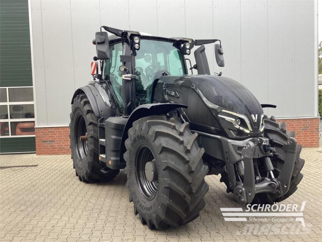 Valtra Q 305 Traktory