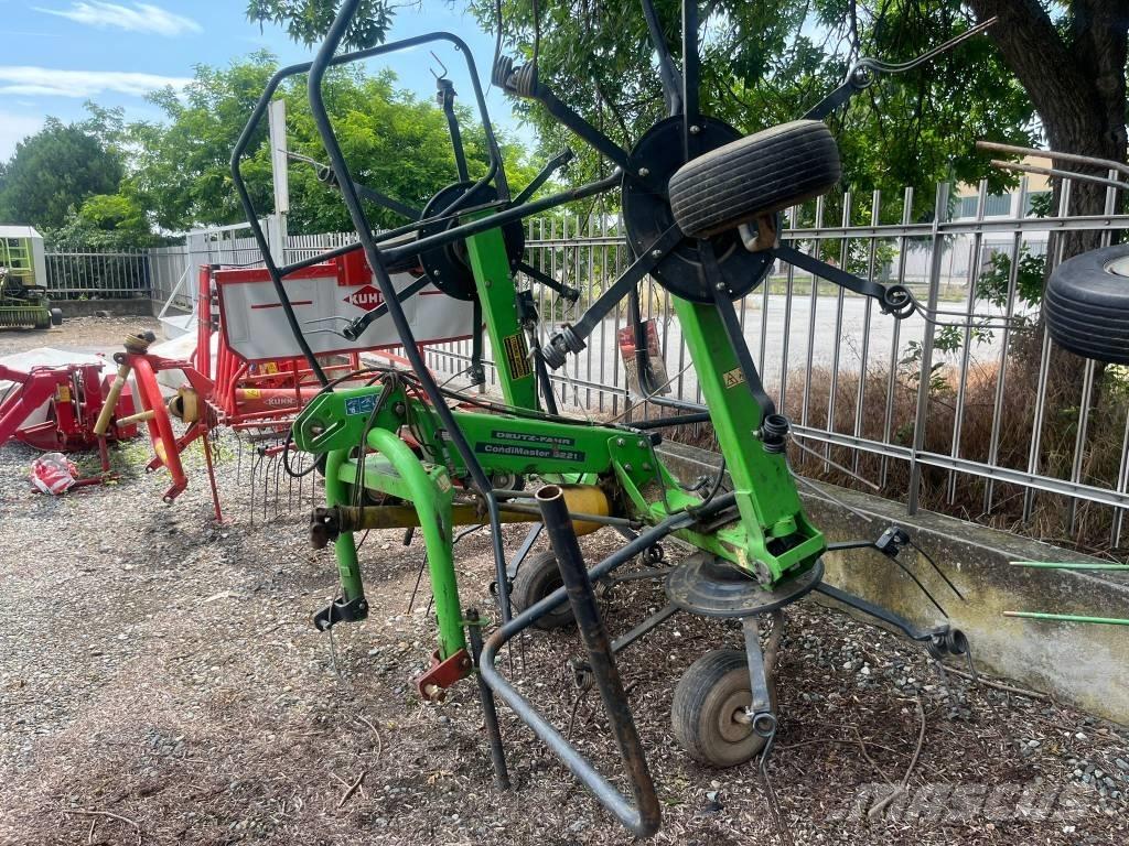 Deutz-Fahr 5221 Obracače a zhrabovače sena