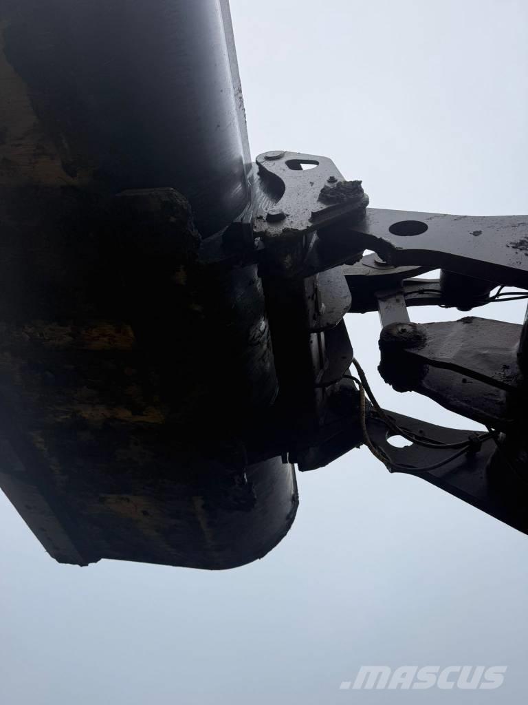 Volvo L180F Kolesové nakladače