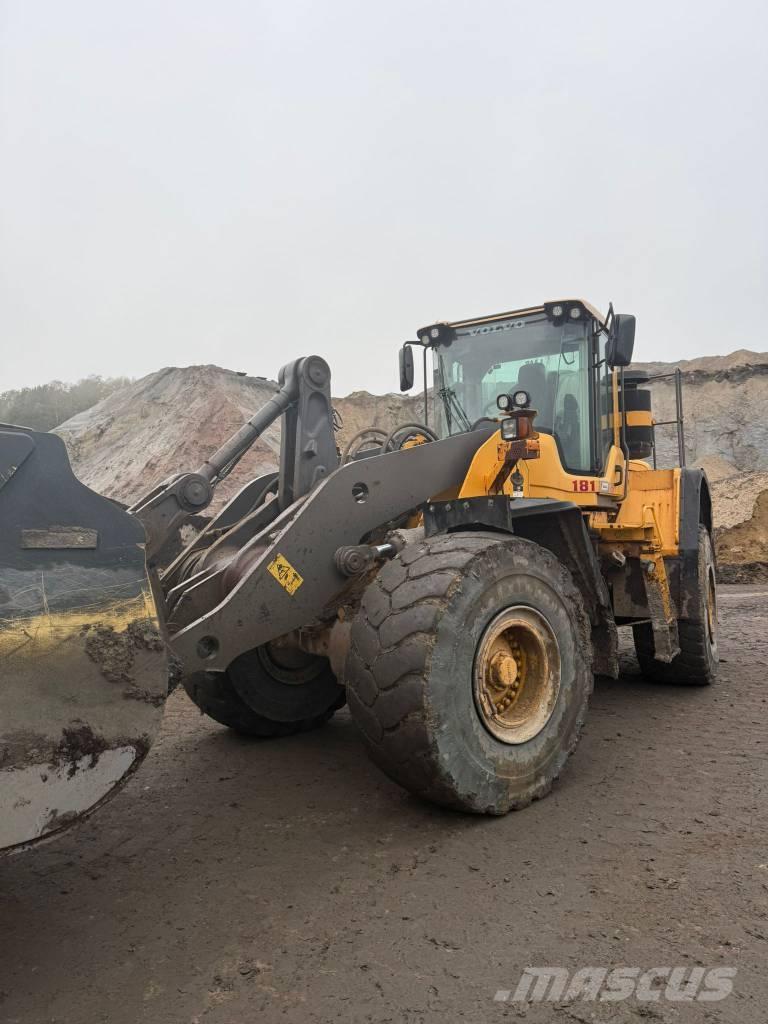 Volvo L180F Kolesové nakladače