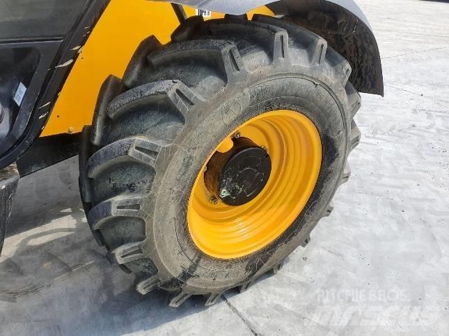 JCB 531-70 - BC24 Teleskopické manipulátory