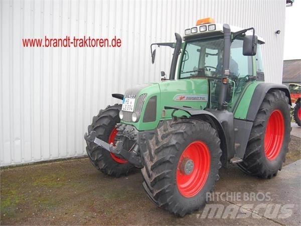 Fendt 716 Vario Traktory